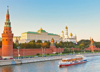 Khám phá sự bí ẩn của cung Điện Kremlin khi đến du lịch Nga Khám phá sự bí ẩn của cung Điện Kremlin khi đến du lịch Nga