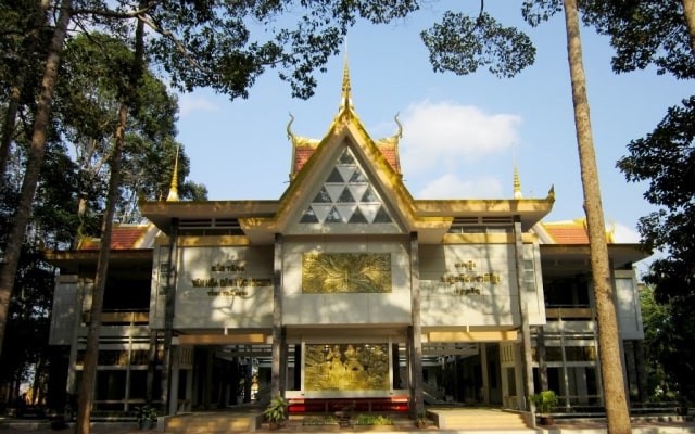 Khám phá bảo tàng văn hóa dân tộc của người Khmer khi du lịch Trà Vinh